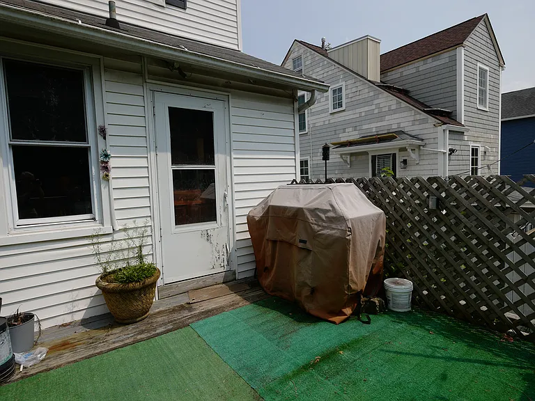 58 Davis St — Photo 14