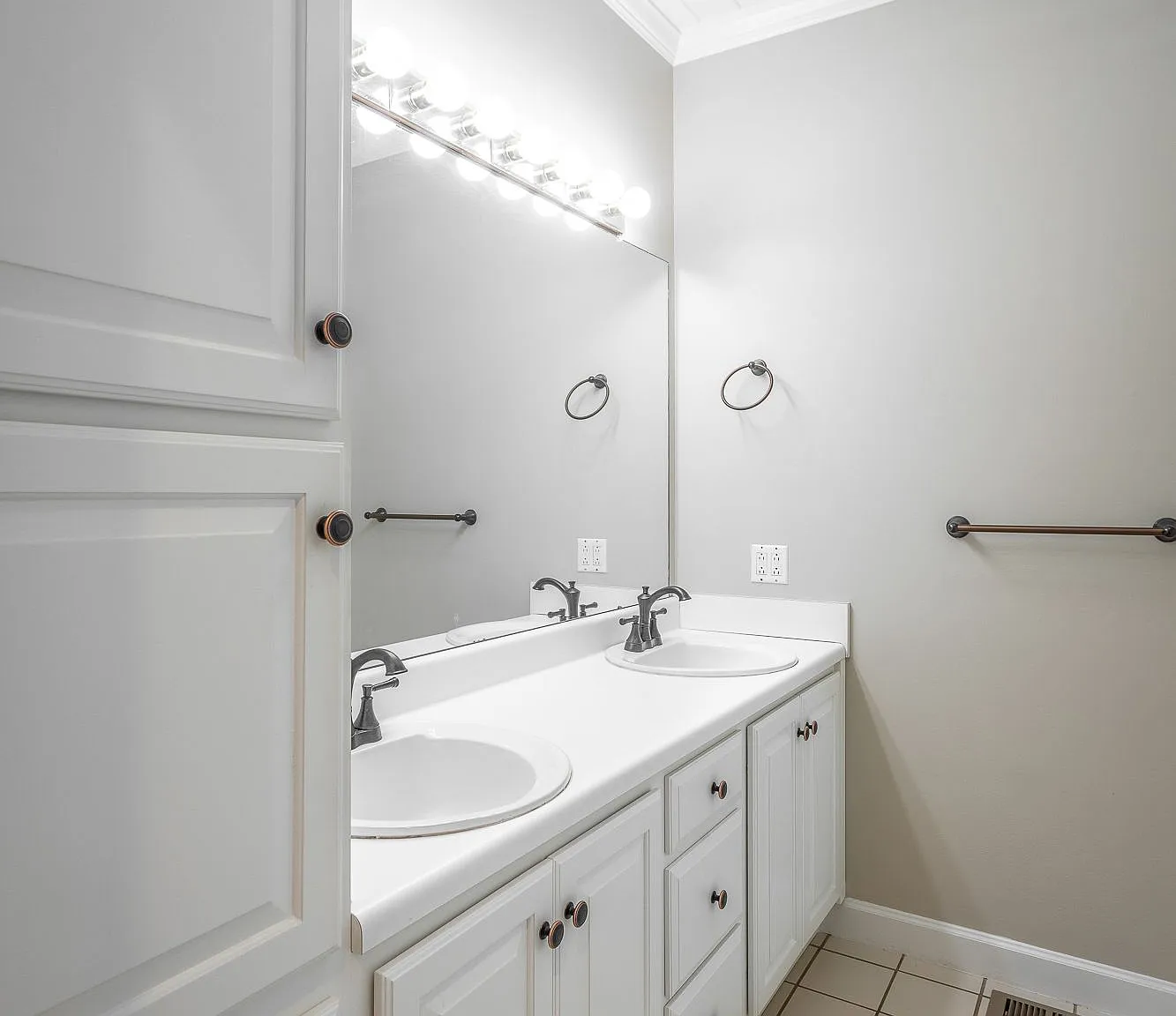 8517 Horseshoe Bend Lane - 1 — Photo 3