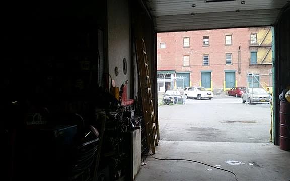 4th image of 151 Montgomery St
