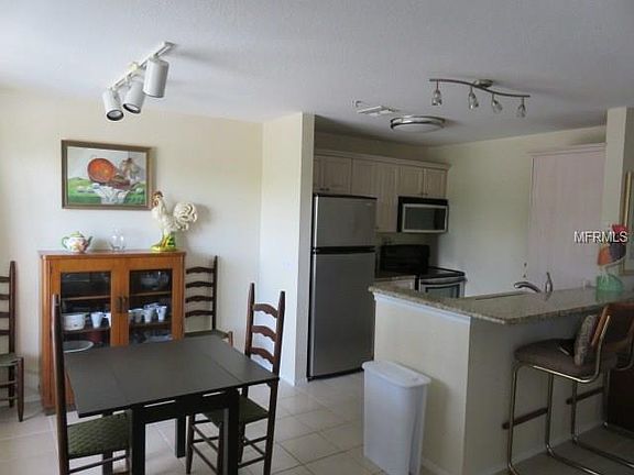 4th image of 850 S Tamiami Trl APT 823