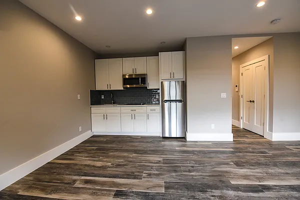 Rented by Realty 2000 Corp | media 22