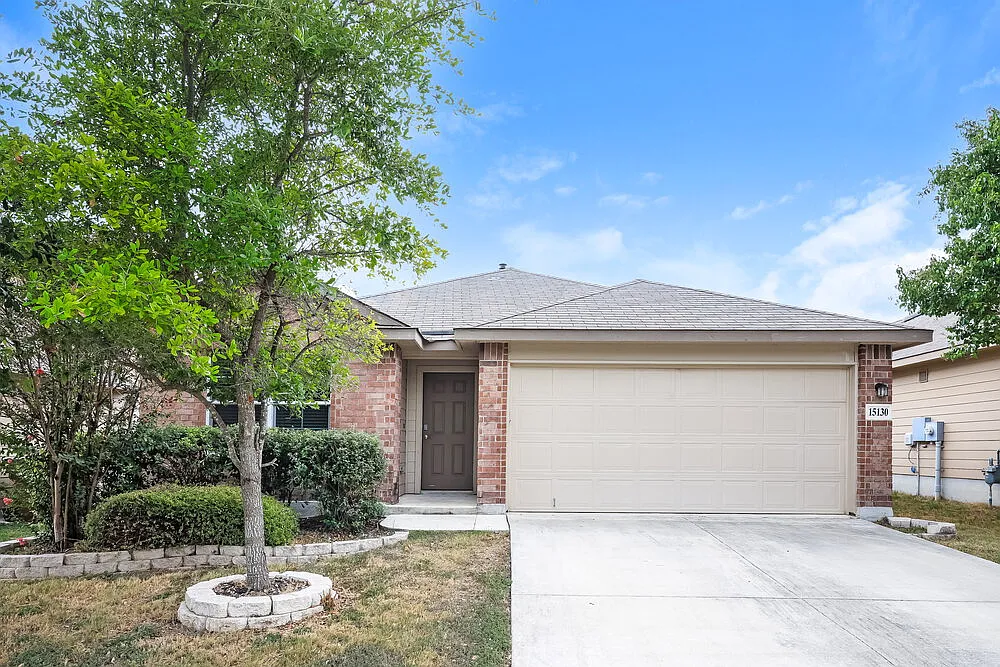 4 bed, 2.0 bath, 1703 sqft, $2,205 — Photo 1