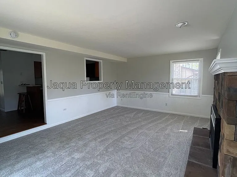 2383 Quincy Ave — Photo 12