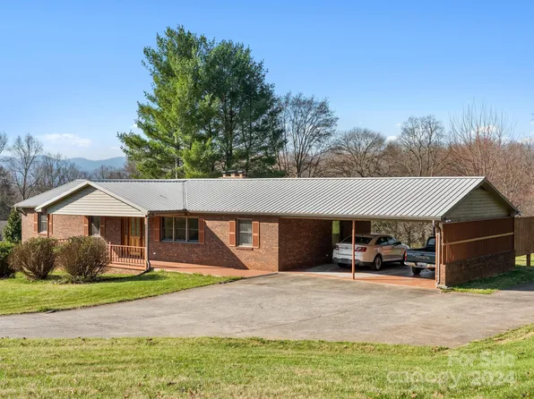 131 Oak Hill Rd, Candler, NC 28715