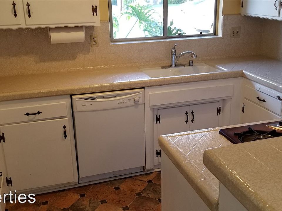 1st image of 3832 Green Ave APT 1
