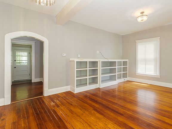 5th image of 2418 Selma Ave