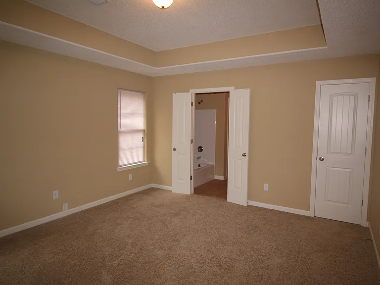 1039 Crayton Ridge Dr — Photo 5