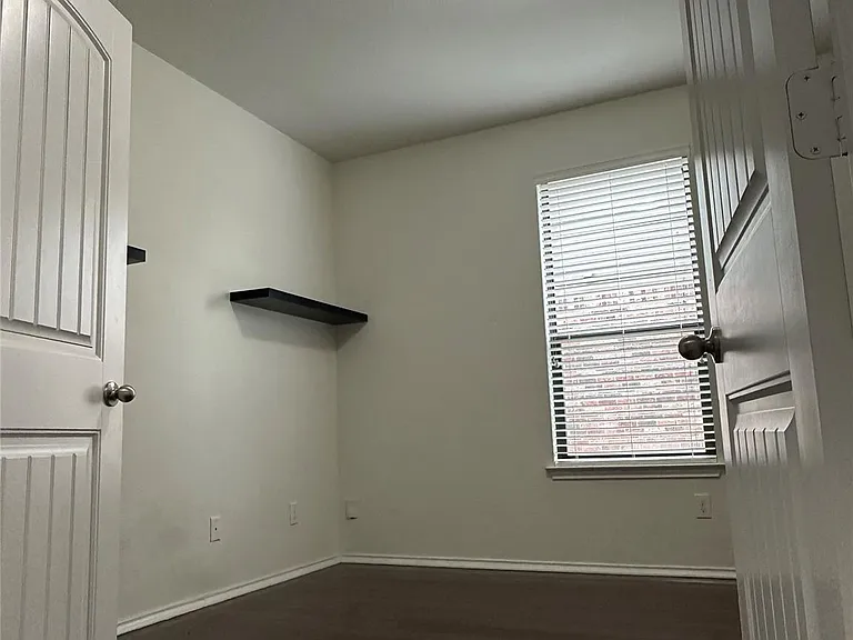 1248 Hyde Park Dr — Photo 5