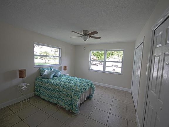 3rd image of 206 Cove Ct