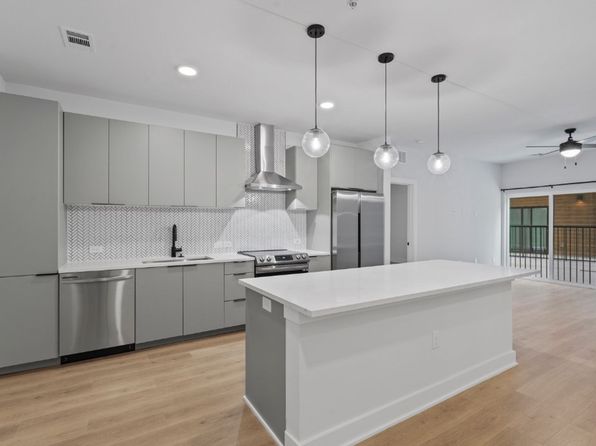 2500 Longview St Unit 105