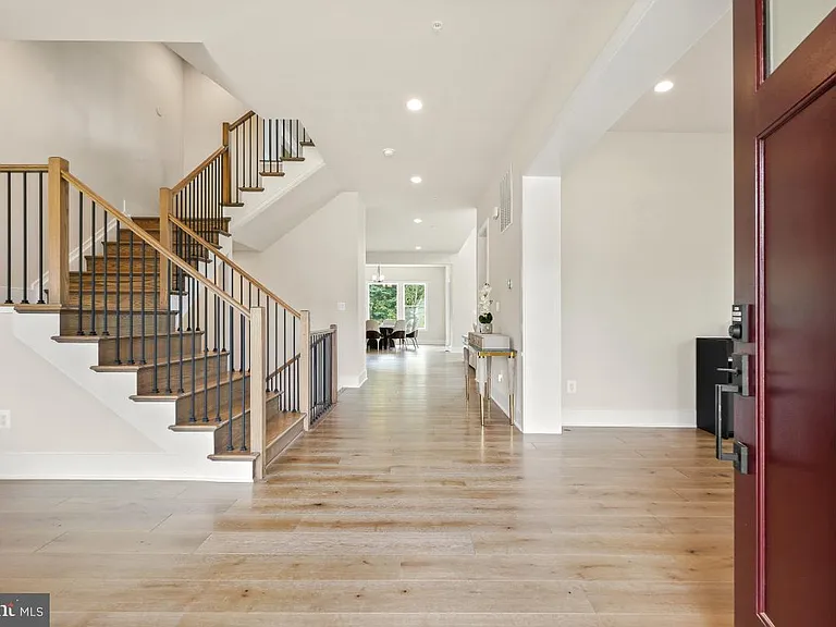 12321 Potomac Hunt Rd — Photo 3