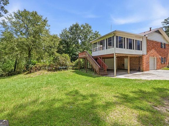 4th image of 1920 Long Ridge Dr