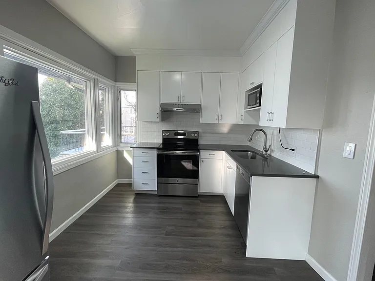 2319 Boylston Ave E #C — Photo 3