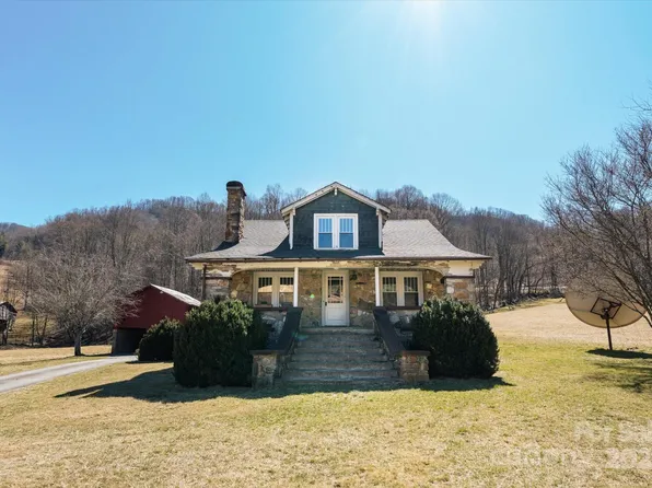1575 Possum Trot Rd, Burnsville, NC 28714