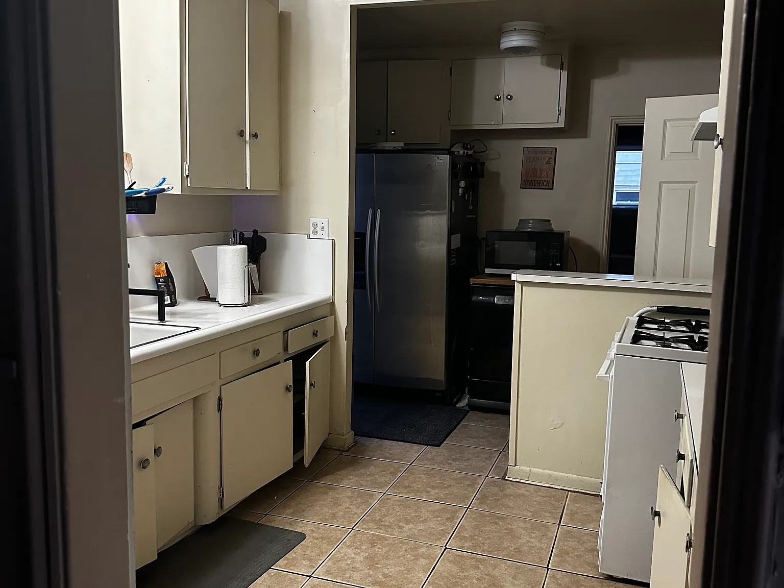 2 bed, 974 sqft, $3,300 — Photo 4