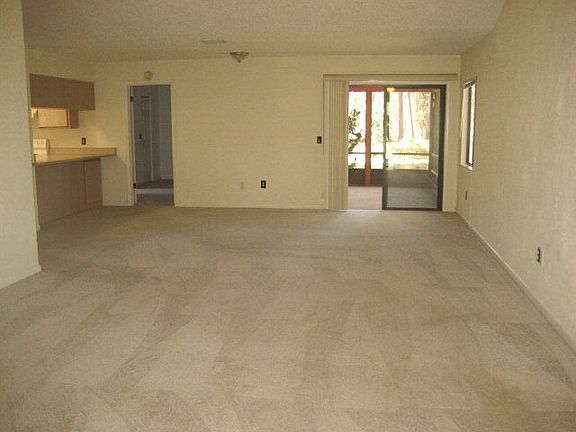 5th image of 6 Westlawn Pl