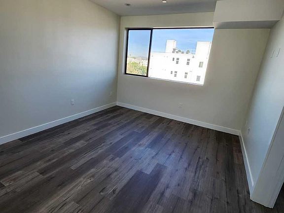 2nd image of 5232 Willowcrest Ave #402