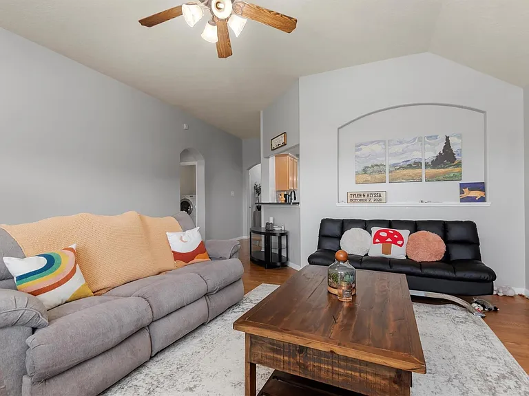 5614 Savannah Woods Ln — Photo 5
