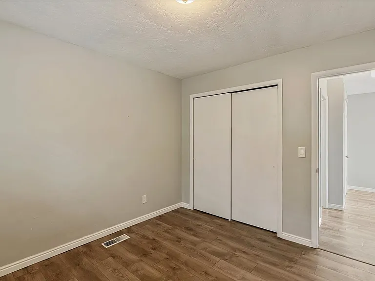 37 W 600 North St — Photo 11