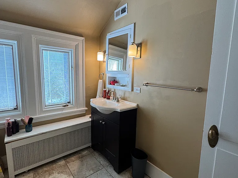 Bedroom 2 bathroom