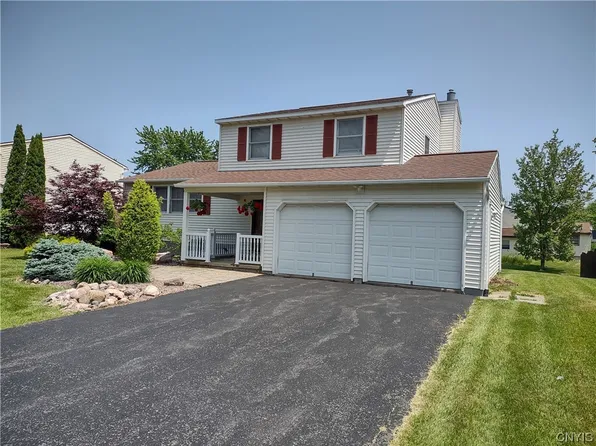 8564 Snowshoe Trl, Cicero, NY 13039