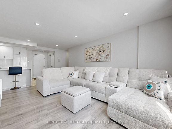 5th image of 2835 Islington Ave #206