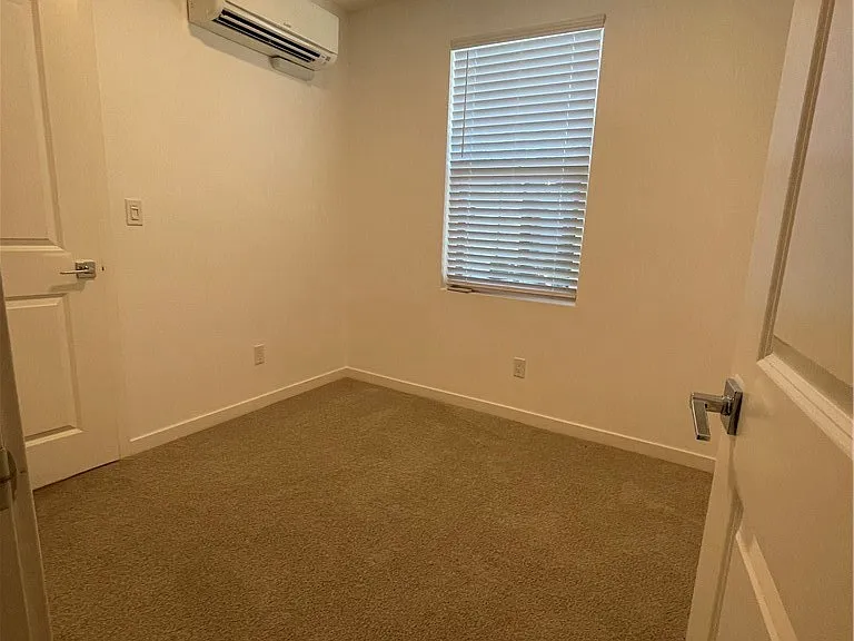 610 Dawson Ave — Photo 4