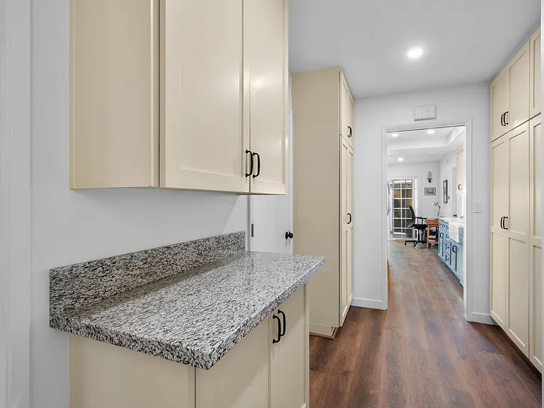 4517 Collwood Ln — Photo 11