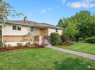 8218 37th Ave SW, Seattle, WA 98126