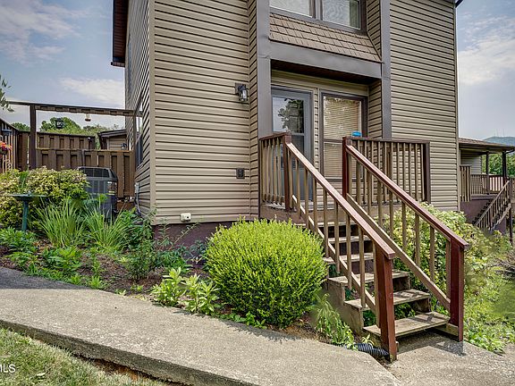 3rd image of 509 Pilgrim Ct APT 1