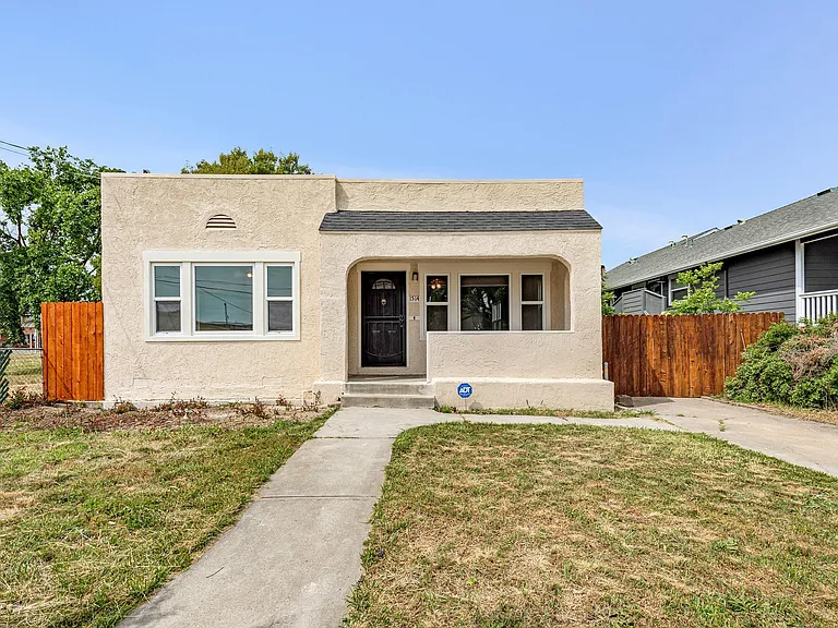 1514 Louisiana St — Photo 1