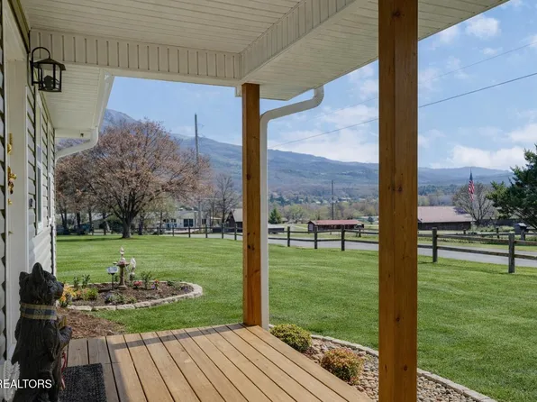 3138 Laurelwood Ln, Sevierville, TN 37862