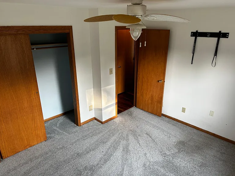 655 Grand Ct — Photo 5