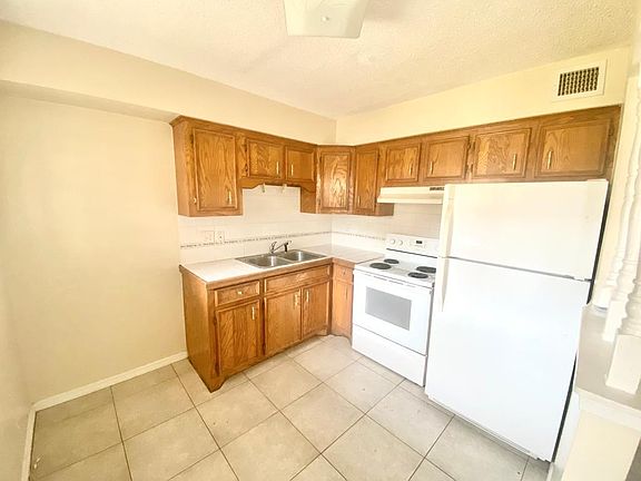 3rd image of 711 Toronto Ave #12