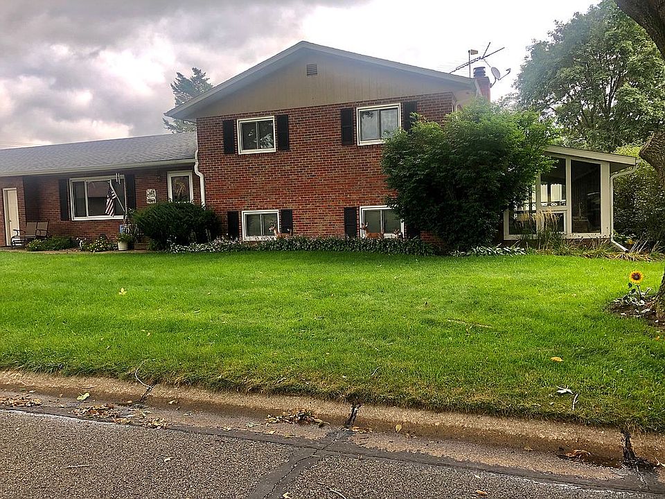 Sun room on far right
