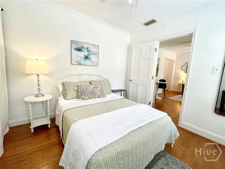 217 W Taylor St — Photo 15