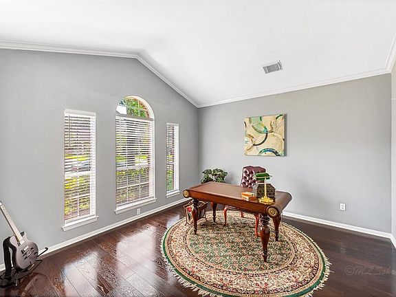 5th image of 715 Fernglade Dr