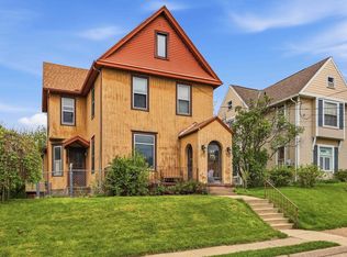 77 Alpine St, Dubuque, IA 52001