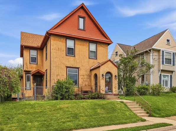 77 Alpine St, Dubuque, IA 52001