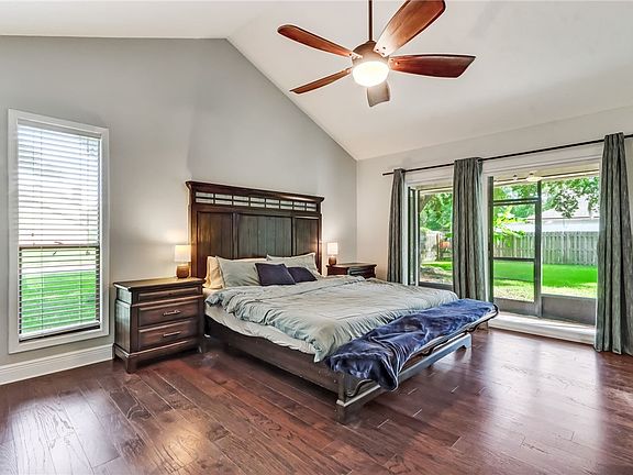 4th image of 2349 Glenfinnan Dr