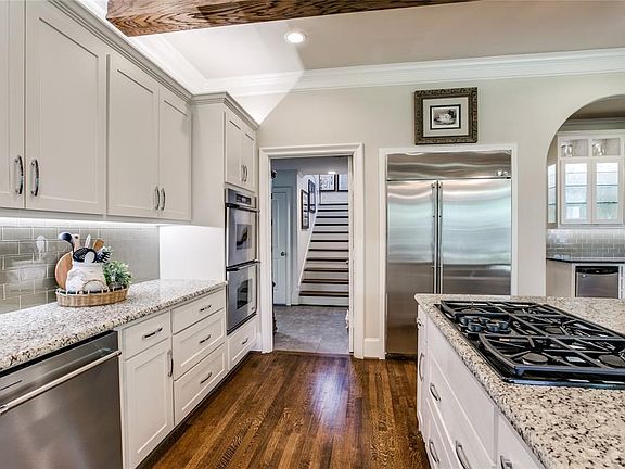 4th image of 5827 Waggoner Dr