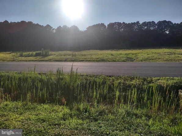 12 Jockey Ct, Berlin, MD 21811