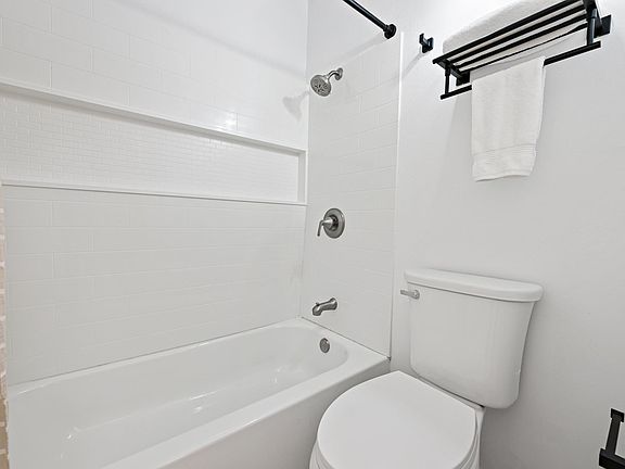 5th image of 1855 Diamond St Unit 5-132