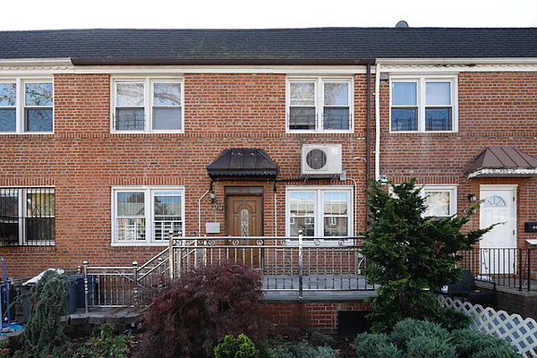 Rented by 18 REALTY | media 38