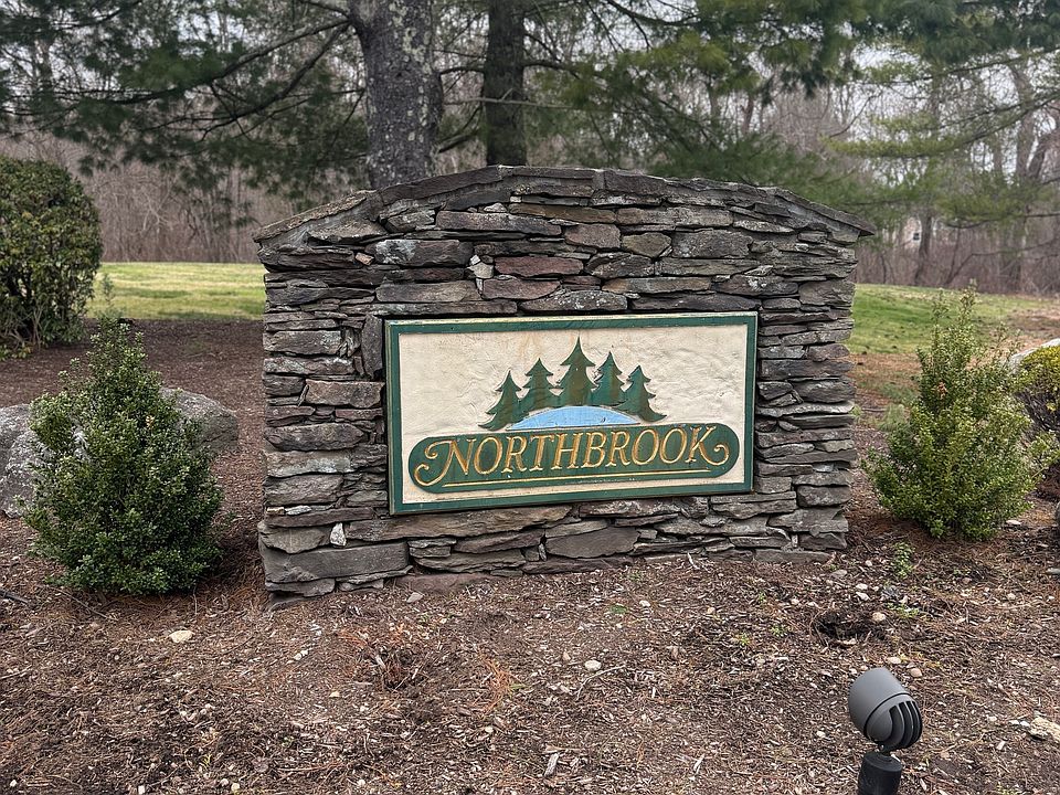 1st image of 10 Echowoods Circle #10