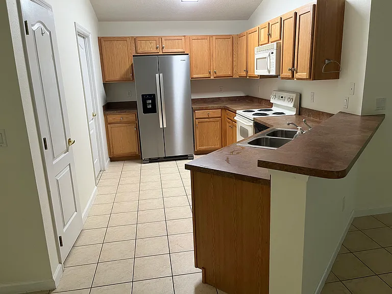 15309 Markham Dr — Photo 28
