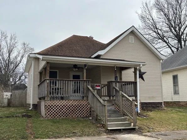 423 W 4th St, Mount Carmel, IL 62863