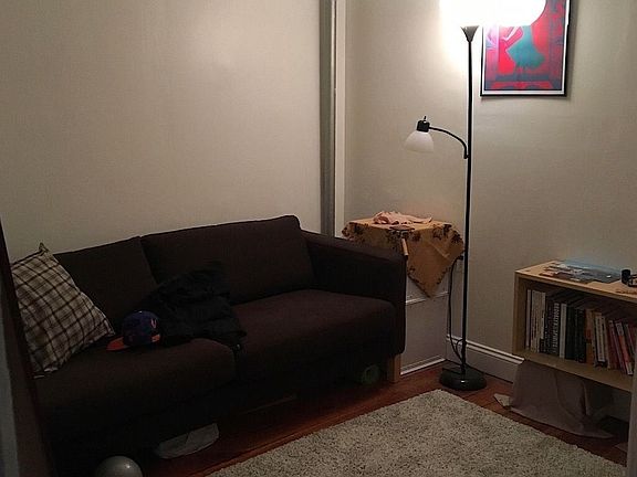3rd image of 821-A Quincy St #1