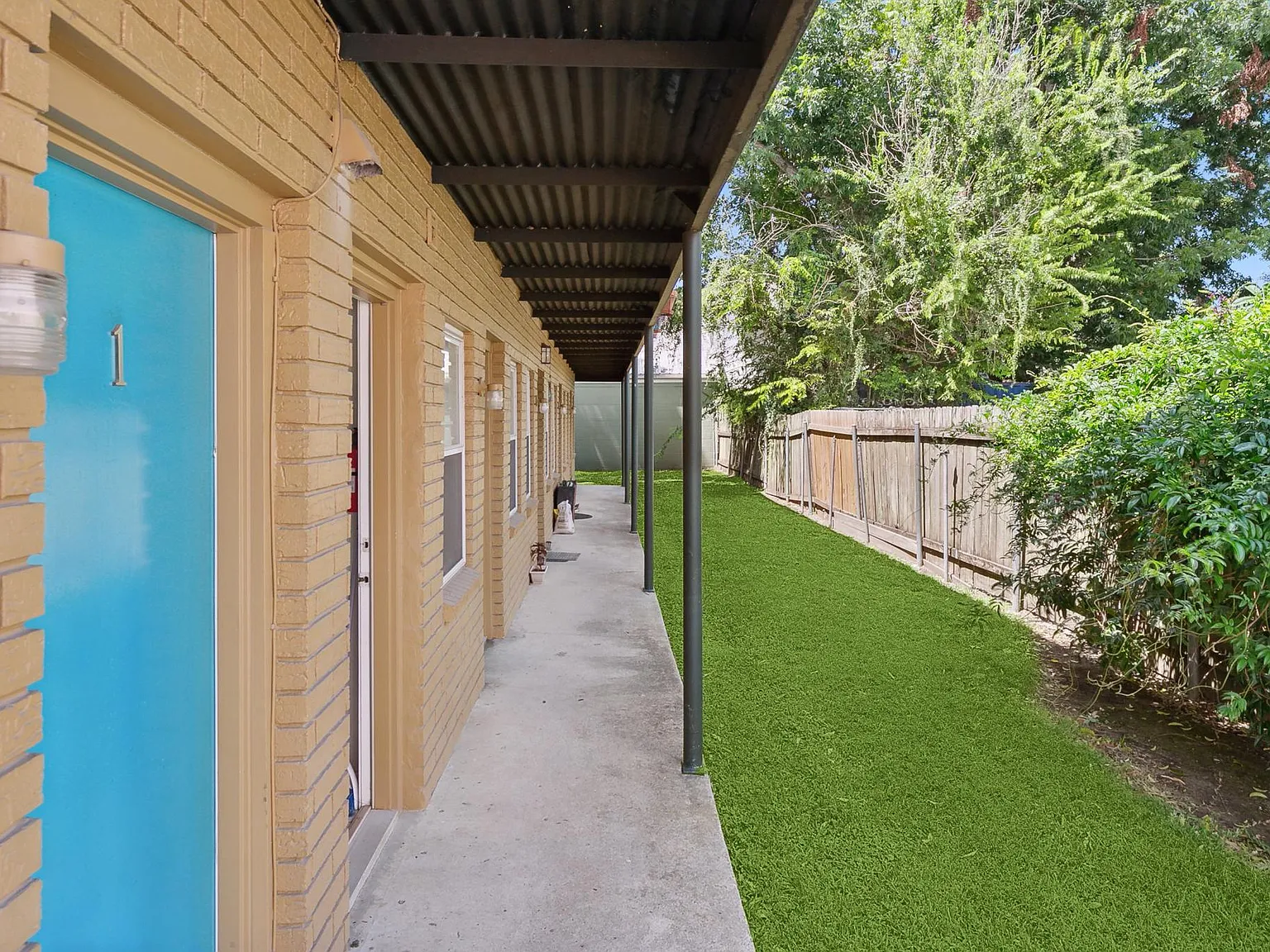 1118 Monroe St — Photo 3