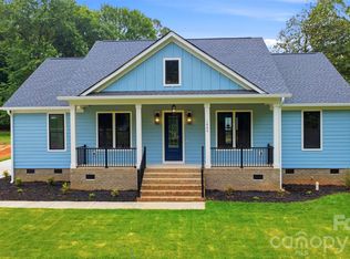 1860 Twin Lakes Rd, Rock Hill, SC 29732